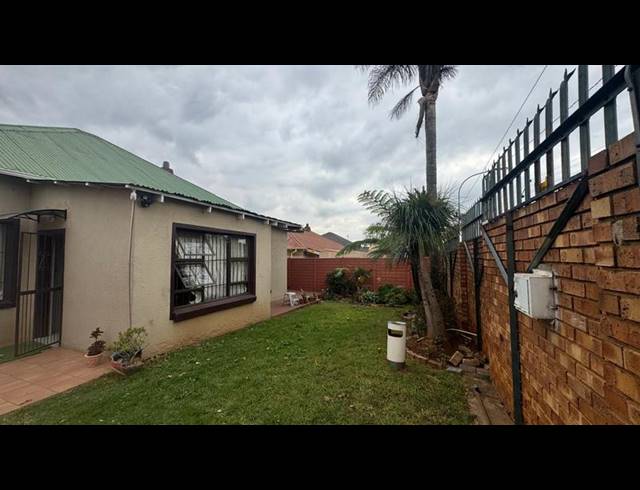 3 BEDROOM HOUSE FOR SALE IN KENSINGTON